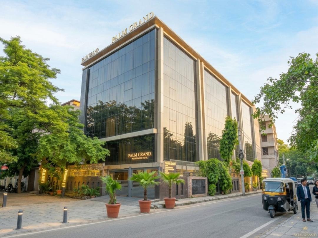 Hotel Palm Grand in Delhi