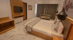 Hotel Monarch Montvert in Navi Mumbai
