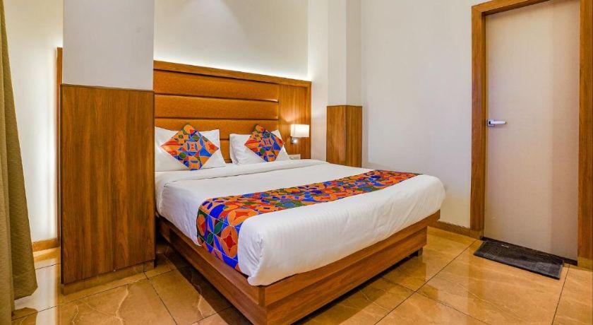 Hotel Landmark Aura in Navi Mumbai