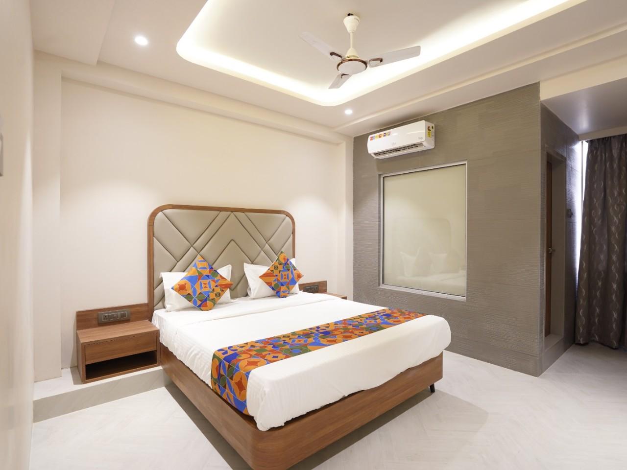 Mood Hotel in Vasai Virar