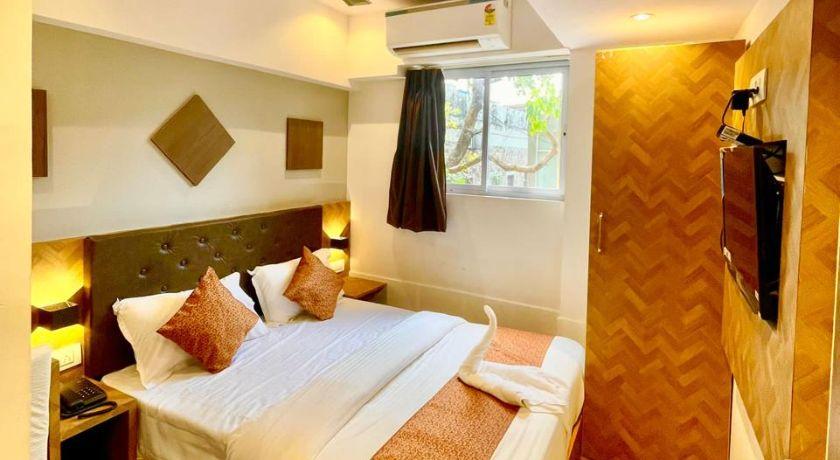 Hotel Triton in Mumbai