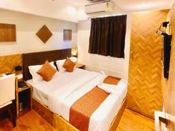 Hotel Triton in Mumbai