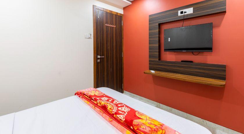 Hotel  Samrat Palace  in Mumbai