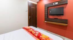 Hotel  Samrat Palace  in Mumbai