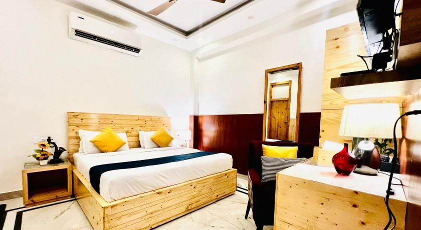 Hotel Divine Inn in Delhi