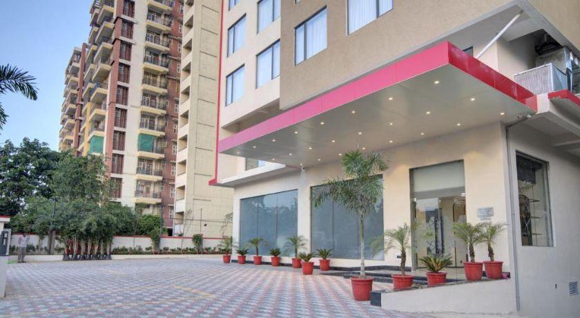 7 Apple Hotel Tonk Road in Jaipur
