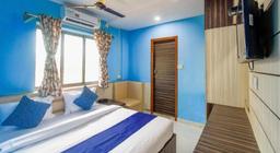 Hotel Blue Abedin in Kolkata