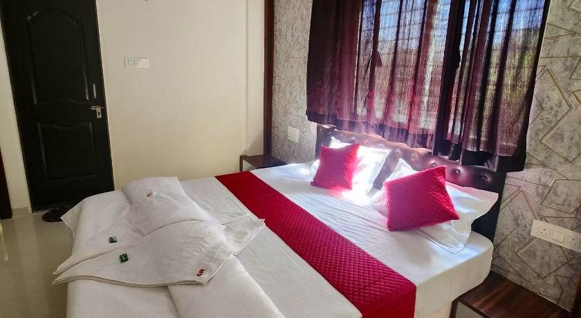 Mount View Lodging and Restro in Saswad