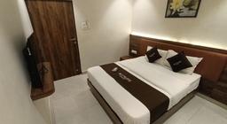 Hotel Moonlite Residency Marve in Mumbai