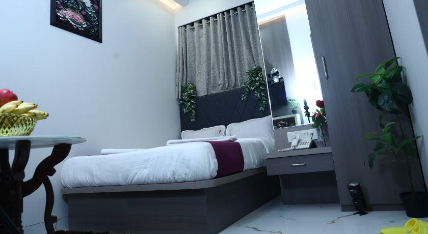 Hotel River Park in Navi Mumbai