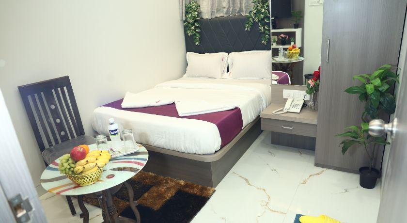 Hotel River Park in Navi Mumbai