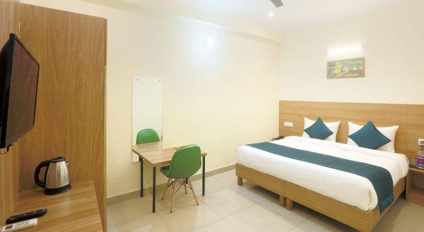 Hotel Lemon Suites in Noida