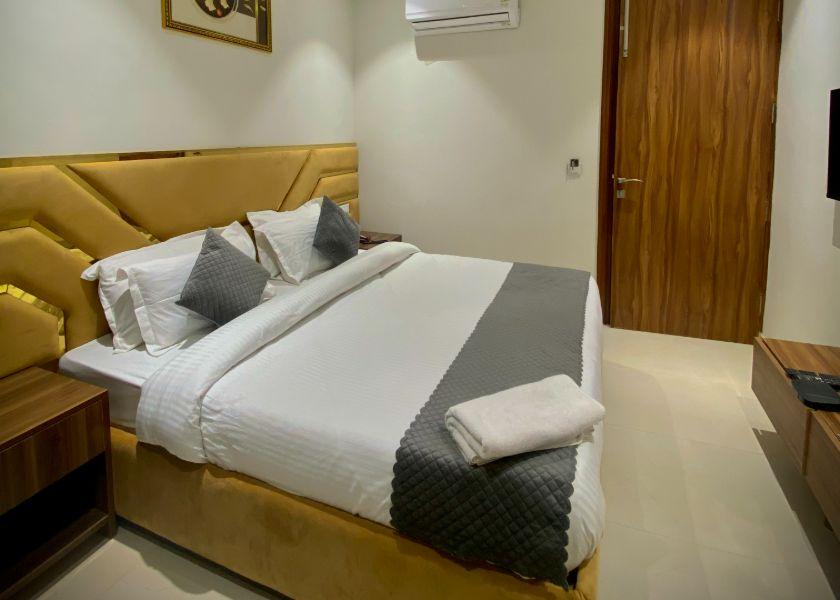Hotel Heritage in Zirakpur
