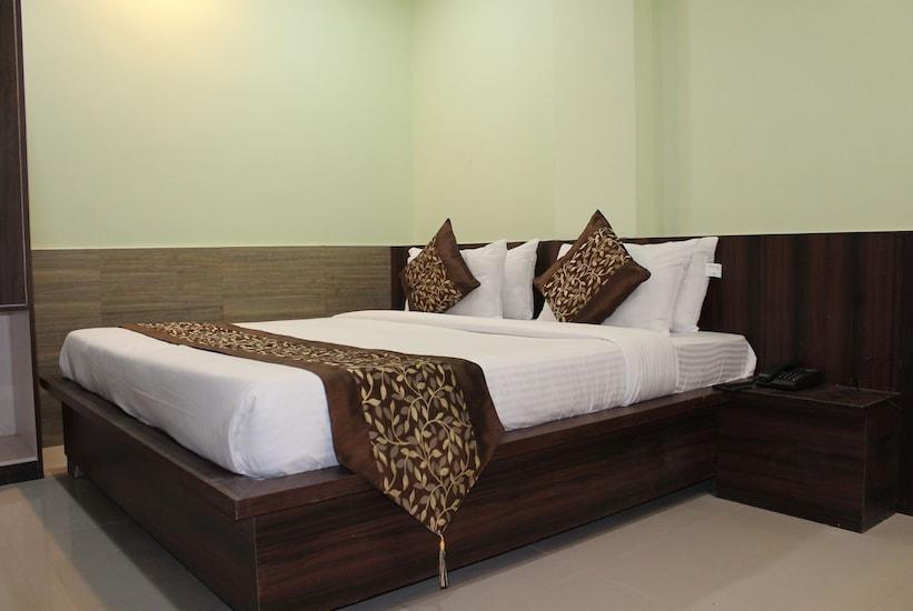 Hotel Dwarkadhish in Haridwar
