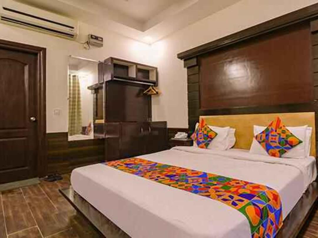 Hotel Live Inn in Gurgaon