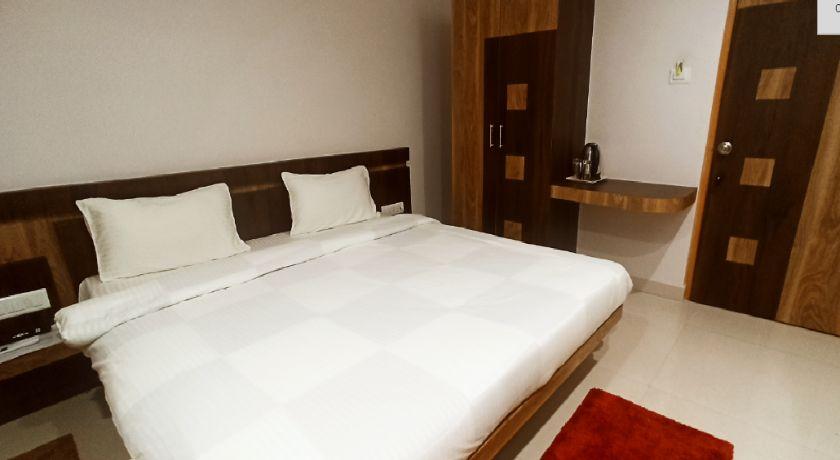 Hotel Crown Palace in Patna