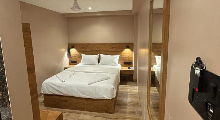 Hotel Embrace Inn in Mumbai