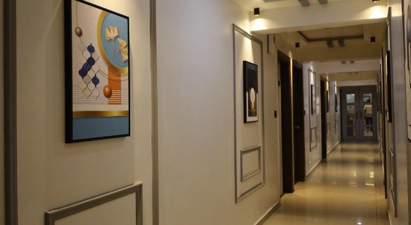 Hotel Gold Leaf in Ahmedabad
