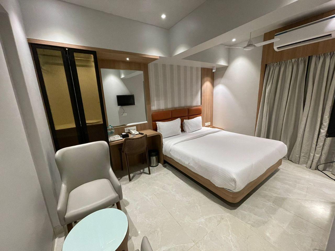 Hotel The West Coast in Vasai Virar