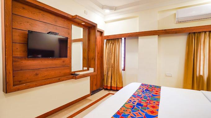 Hotel Savi Inn in Bangalore