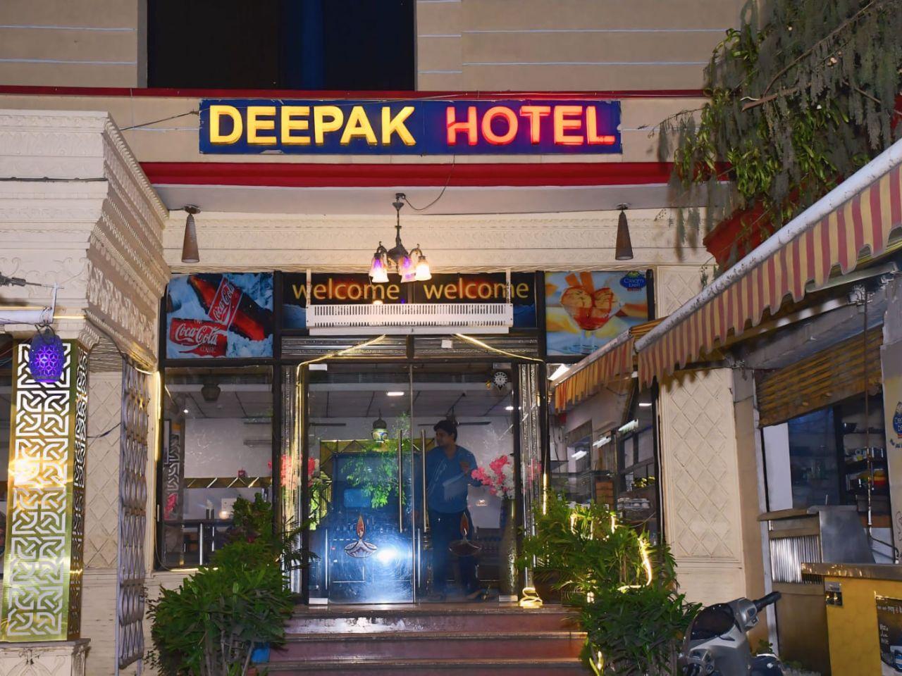 Deepak Hotel in Meerut