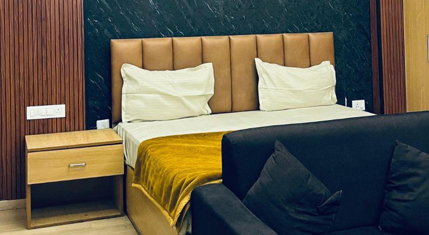 High Sky Stay- DLF MyPad in Lucknow