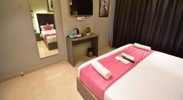Dhanvantari Luxury Hotel in Mumbai