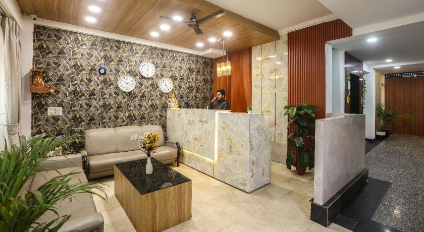 Hotel Emerald Suites in Noida