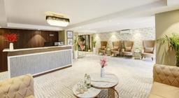 Saltstayz Premier - Galleria Market Road and Sector 27 in Gurgaon