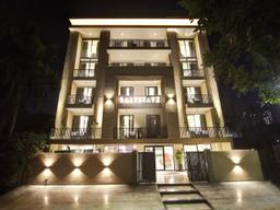 Saltstayz Premier - Galleria Market Road and Sector 27 in Gurgaon
