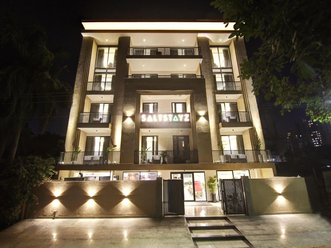 Saltstayz Premier - Galleria Market Road and Sector 27 in Gurgaon
