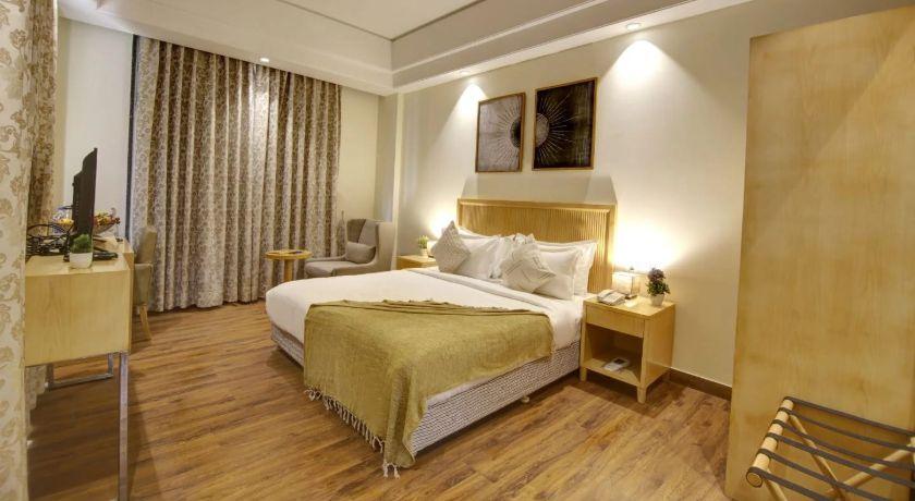 Saltstayz Select - Galleria Market and Golf Course Road in Gurgaon