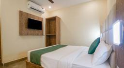 Hotel Crystal Castle in Mumbai