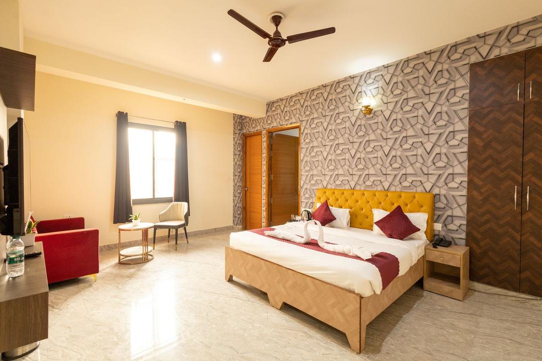 Hotel Divine in Noida