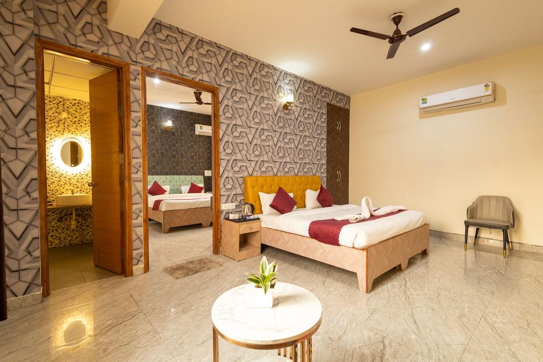 Hotel Divine in Noida