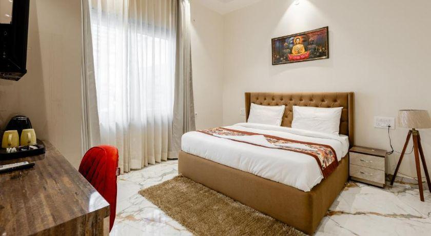 Lime Tree BNB | Pari Chowk in Noida