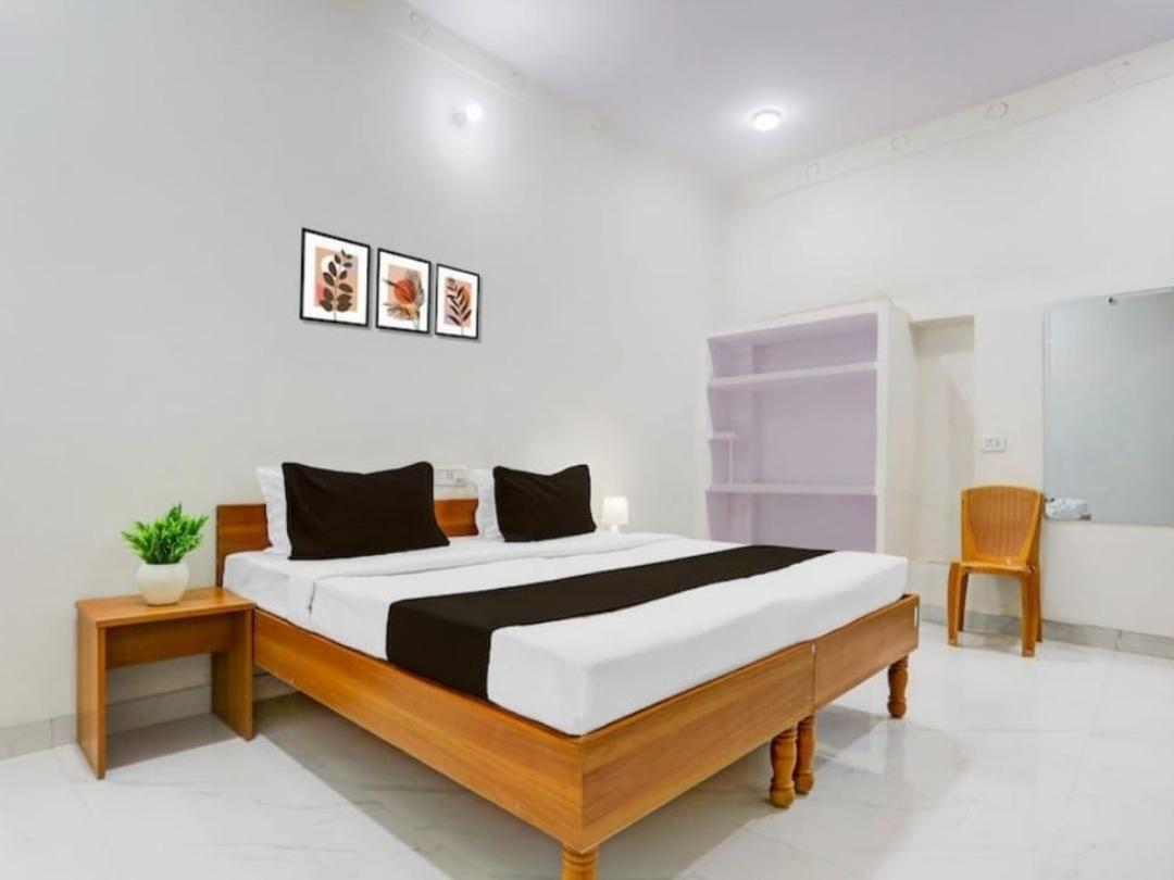 Hotel Gangotri in Varanasi