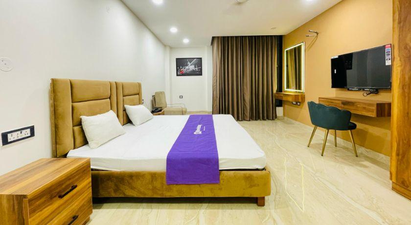 Hotel The Aroma  in Delhi