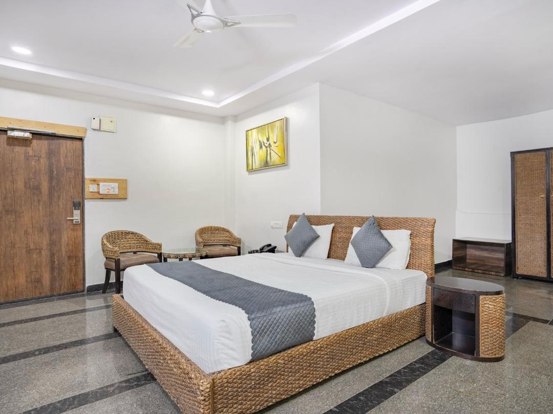 Hotel Lokis Forest Inn in Hyderabad