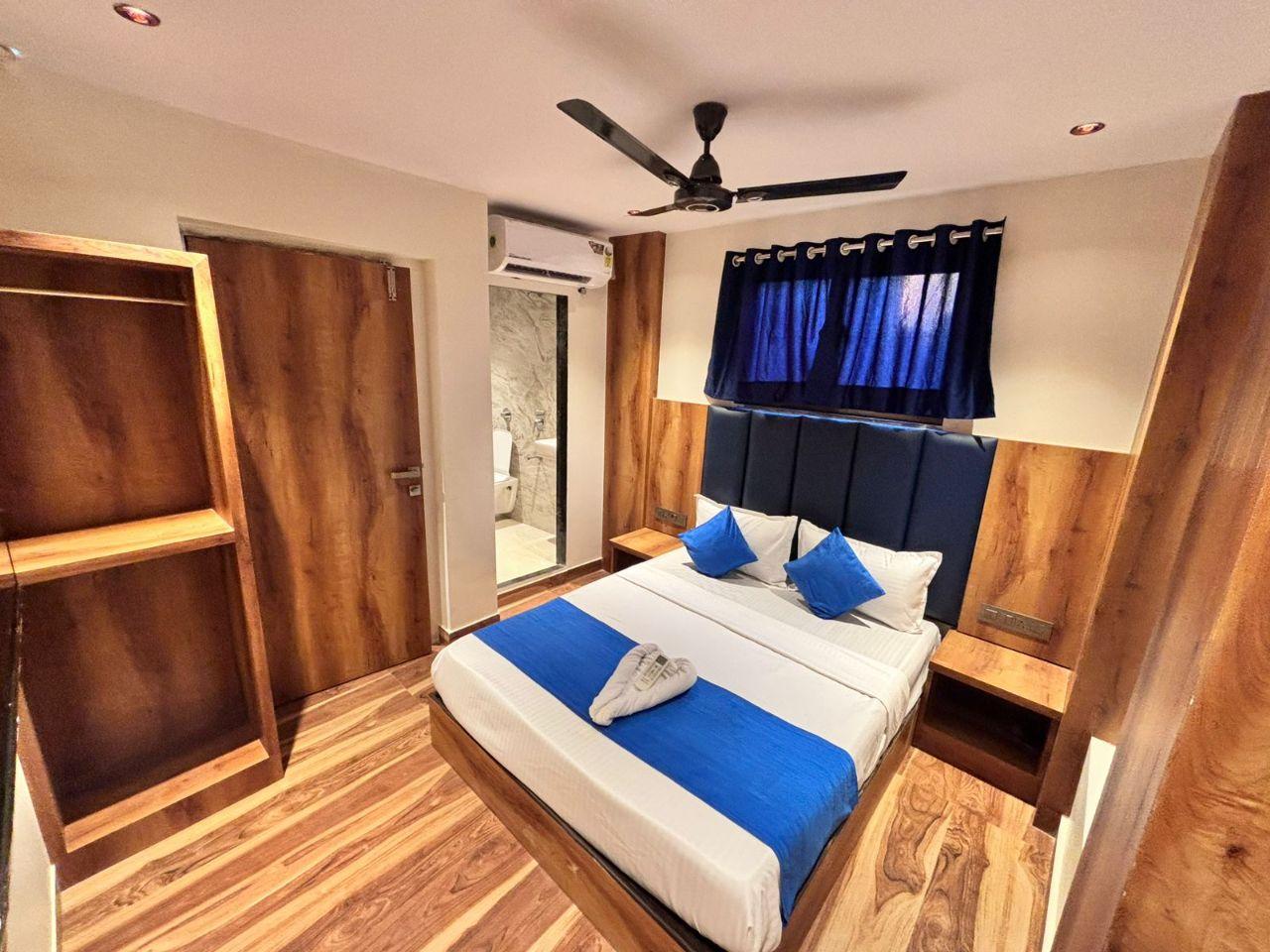 Hotel Lavish Park in Mumbai