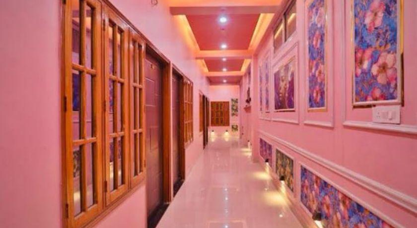 Hotel Airport Suites in Lucknow