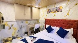 Hotel New York by Stayzy Rooms in Mumbai