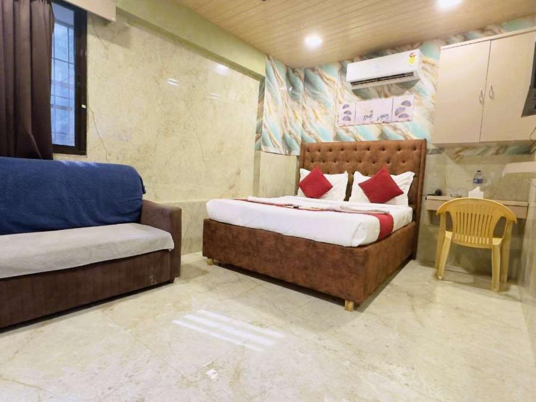 Hotel New York by Stayzy Rooms in Mumbai