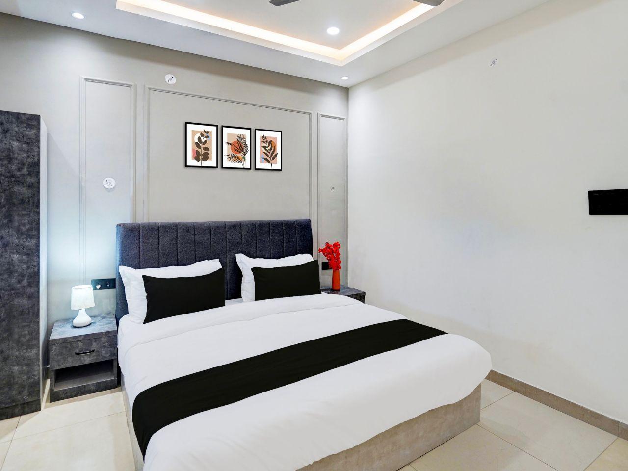 Hotel SS Royal in Lucknow