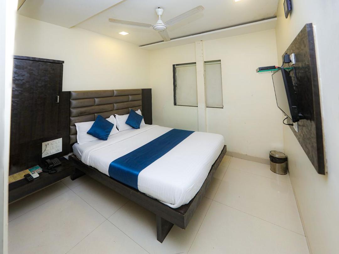 Hotel Adnoc Inn in Mumbai