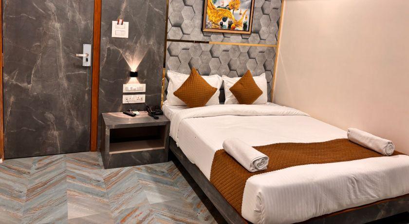 Hotel Arts Palace in Mumbai