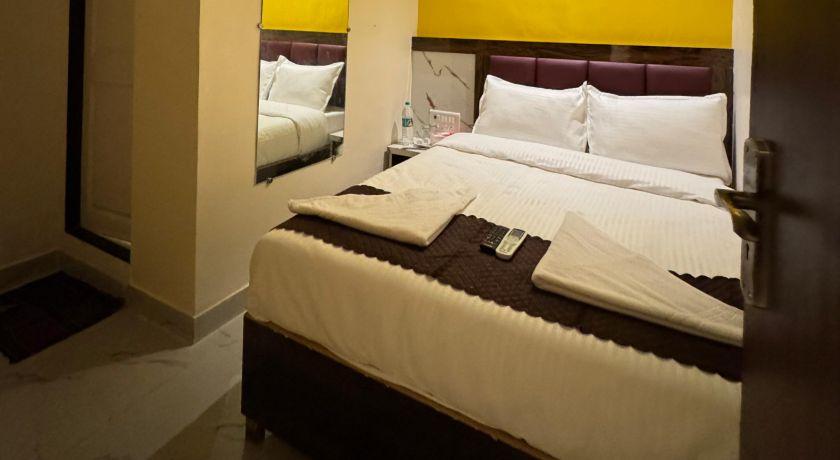 Hotel Rishi Palace in Mumbai