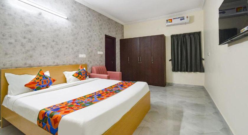 Hotel Joys Stays Inn Madhapur in Hyderabad