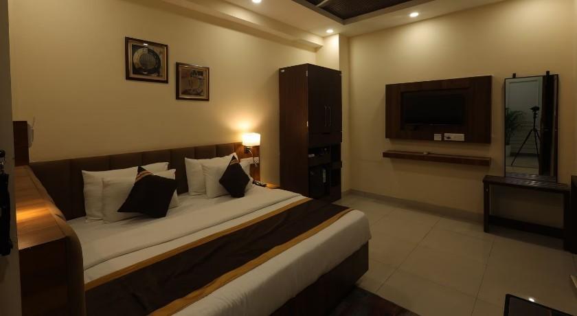 GP Hotel in Lucknow