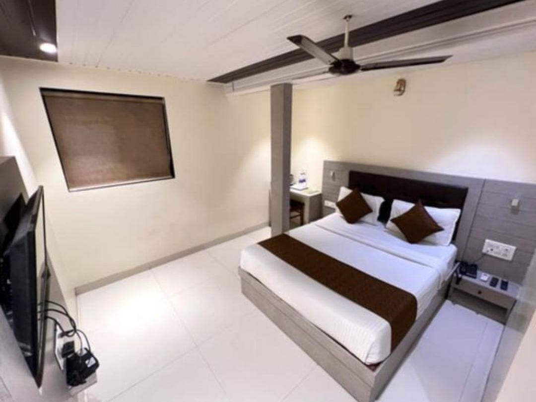 New Hotel Prince Palace in Mumbai